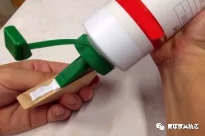 天然膠水種類(lèi)多,污染小,現(xiàn)在的家具為啥不愛(ài)用